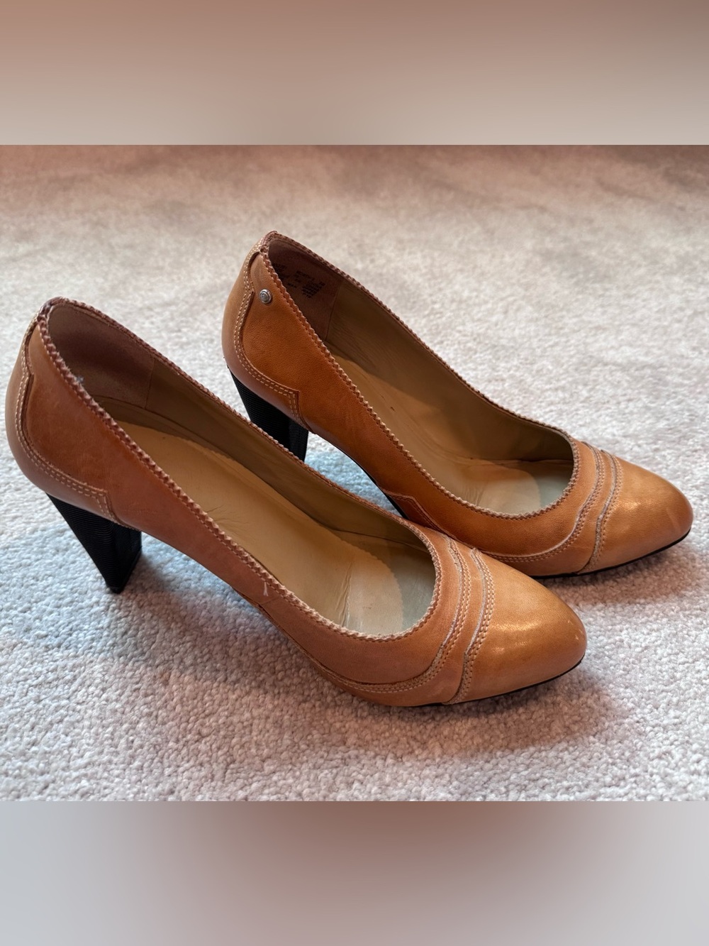 Rockport Tan Leather Pumps